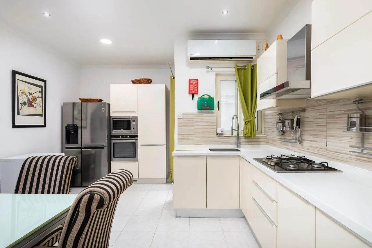 Apartment Modern, 2Bd Maisonette With Spacious Yard - Stylish & Close To Seafront Gzira
