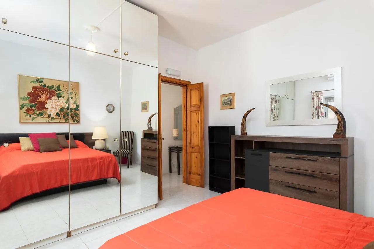 Modern, 2Bd Maisonette With Spacious Yard - Stylish & Close To Seafront Gzira Apartment