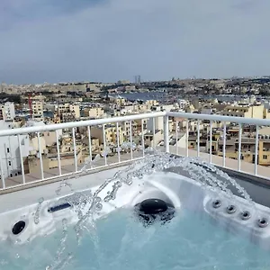 Wonderful With Shared Jacuzzi And Panorama Rooftop Gzira